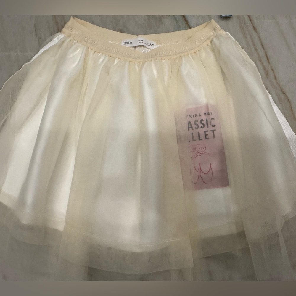 Zara Girls Ivory Tulle Ballet Skirt. Like New. Size 6 (girls)